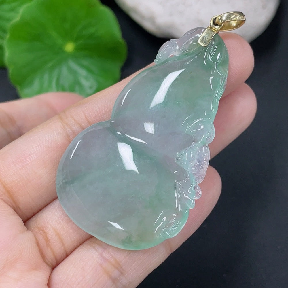 Jadeite Pendant Gourd with 18K Bail Total Weight Approx. 14.92g