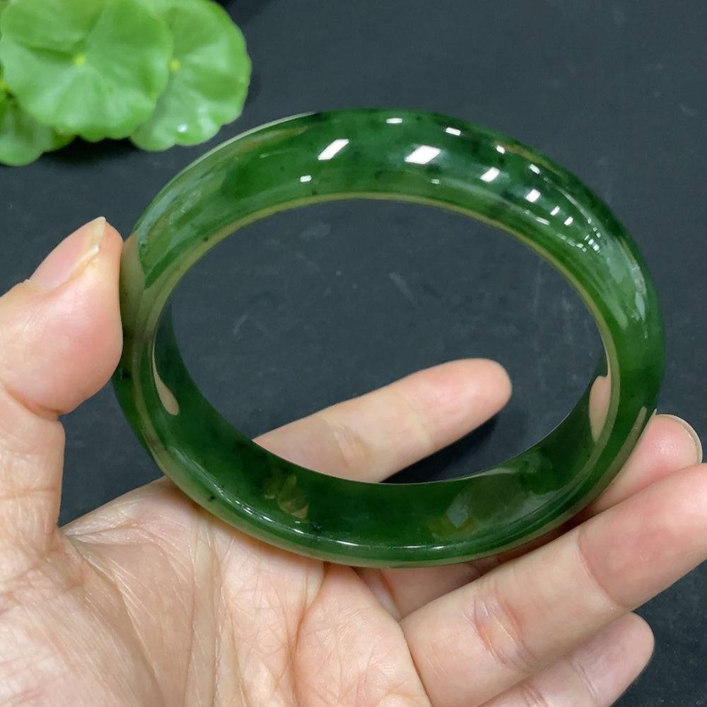 Hetian Jade Jasper round bracelet with a 59.1mm diameter and 61.4g weight, crafted by HUILIU HQ.