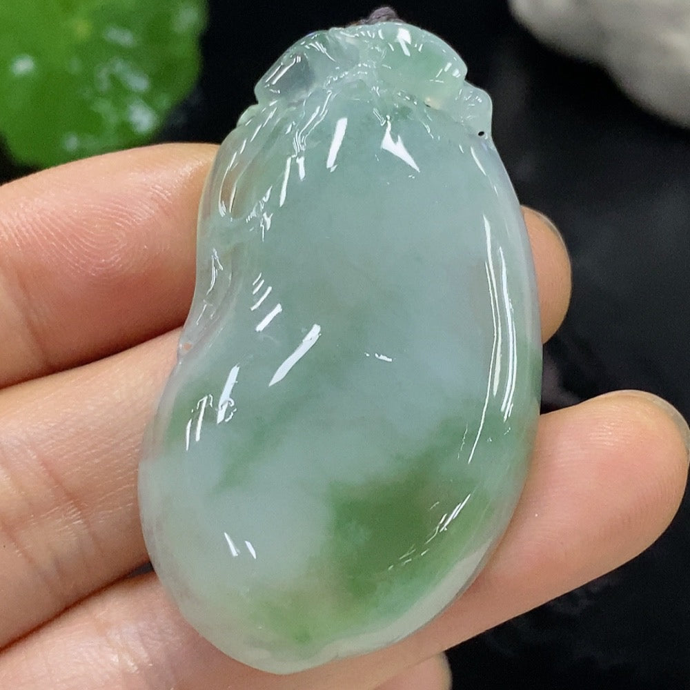 Jadeite Auspicious Gourd Pendant with a of approximately 23.95 grams (including rope weight) | Huiliu Certified