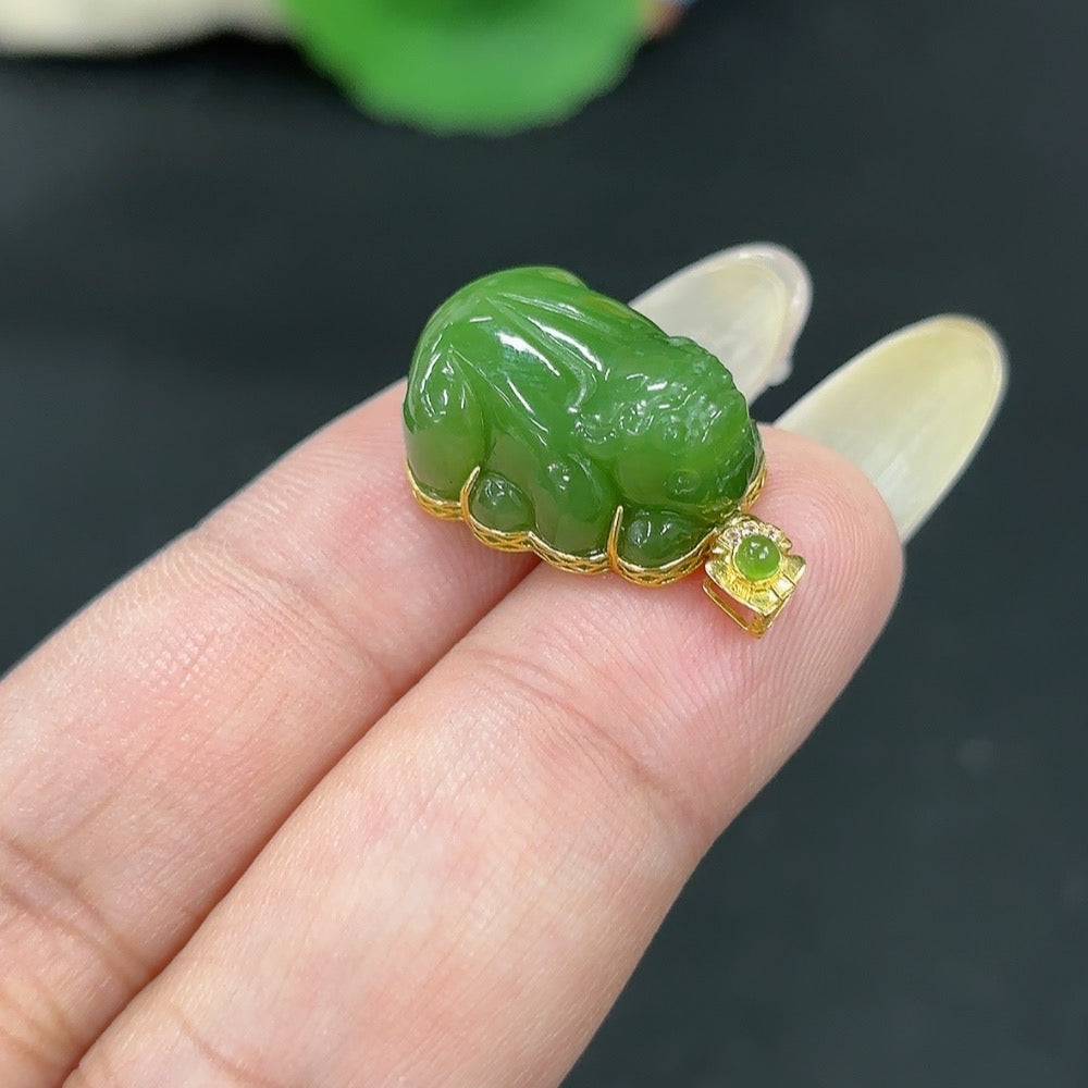 Hetian Jade Jasper Inlaid Pendant Auspicious Beast Total Weight Approx. 4.4g 18K Non-Diamond