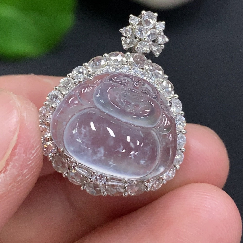 Jadeite Buddha pendant with 18K gold setting and diamond accents, weighing approximately 4.3 grams, from HUILIU HQ.
