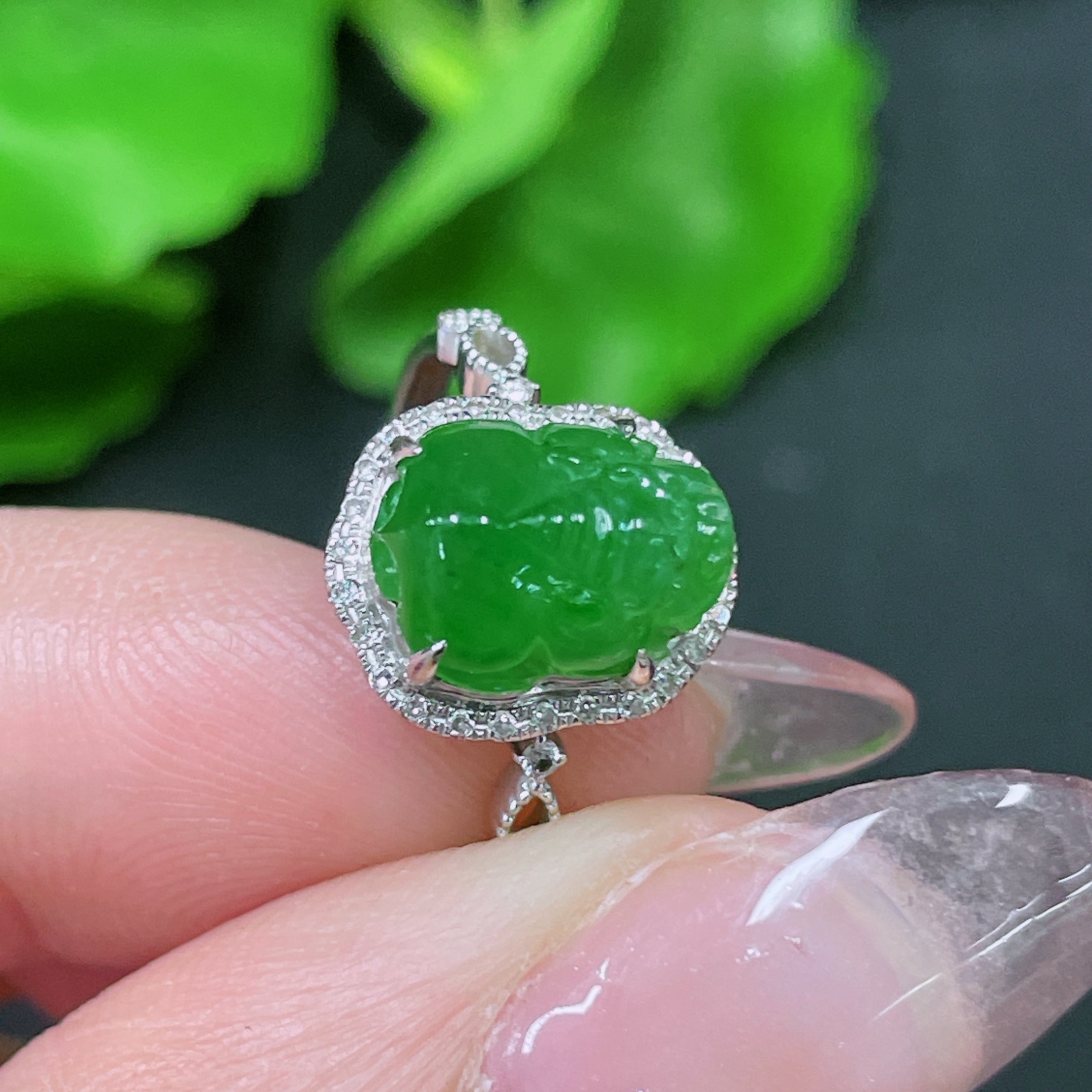 Jadeite Pixiu inlaid ring 18K gold size 13 total weight approx. 2.2g (with diamond accents)