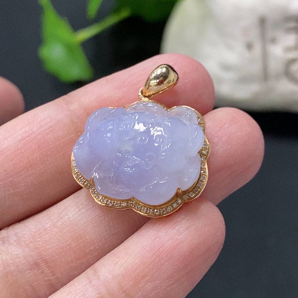 Huiliu Jadeite Lotus pendant set with diamond inlays, featuring a polished jadeite pendant and matching jewelry pieces.