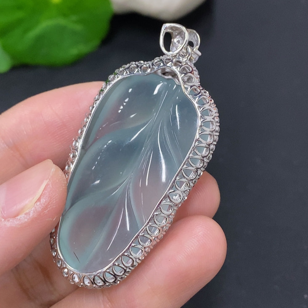 Jadeite Leaf Inlaid Pendant 18K Gold (With Diamond Accents)