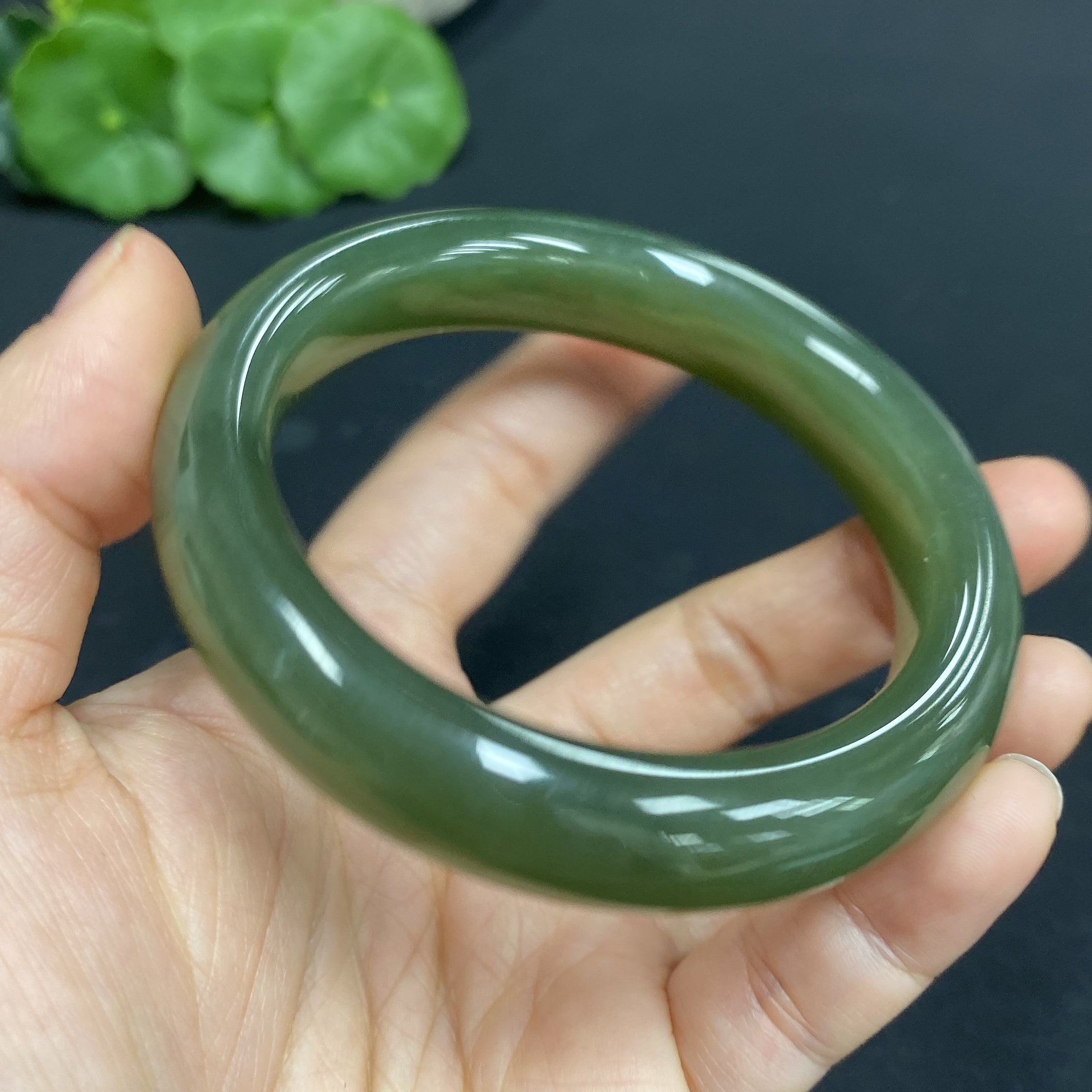 Hetian Jade Round Bracelet Size 56.2 Total Weight Approx. 58.7g