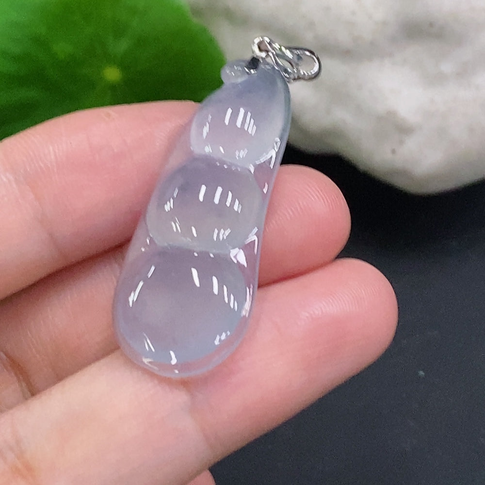Jadeite Lucky Bean Pendant with 18K Gold Clasp, Total Weight Approx. 4.8g