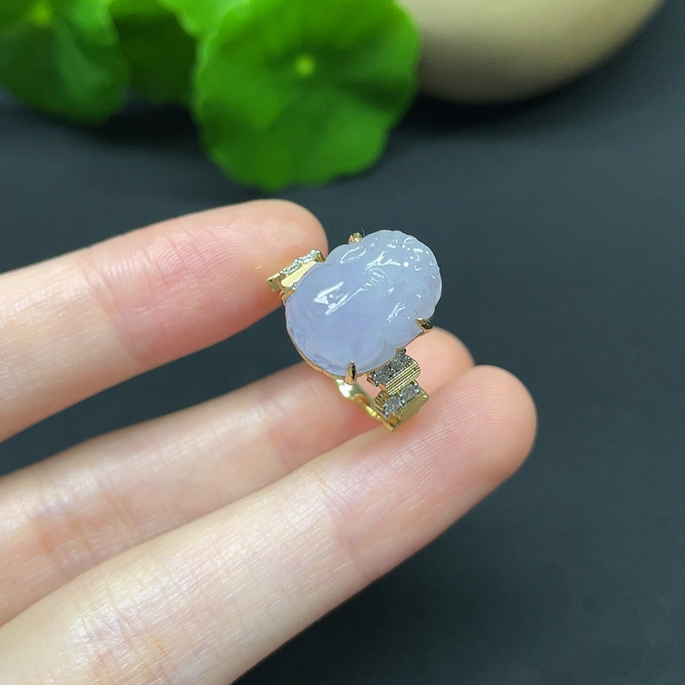 Jadeite Pi Xiu inlaid ring with 18K gold and diamond accents, featuring a detailed Pi Xiu design, by HKHQ.