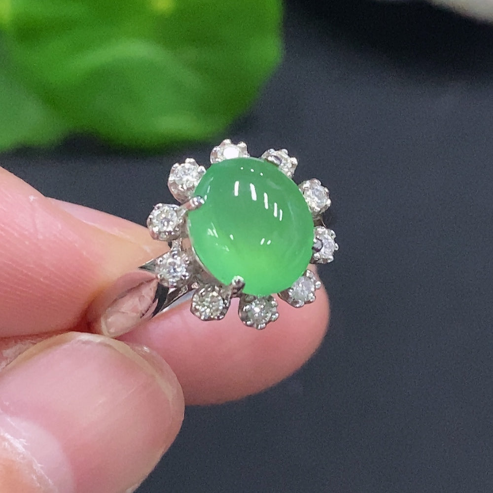 Jadeite cabochon solitaire ring with diamond accents in 18K gold, size 14, from HUILIU HQ, with a polished jade stone and gold band