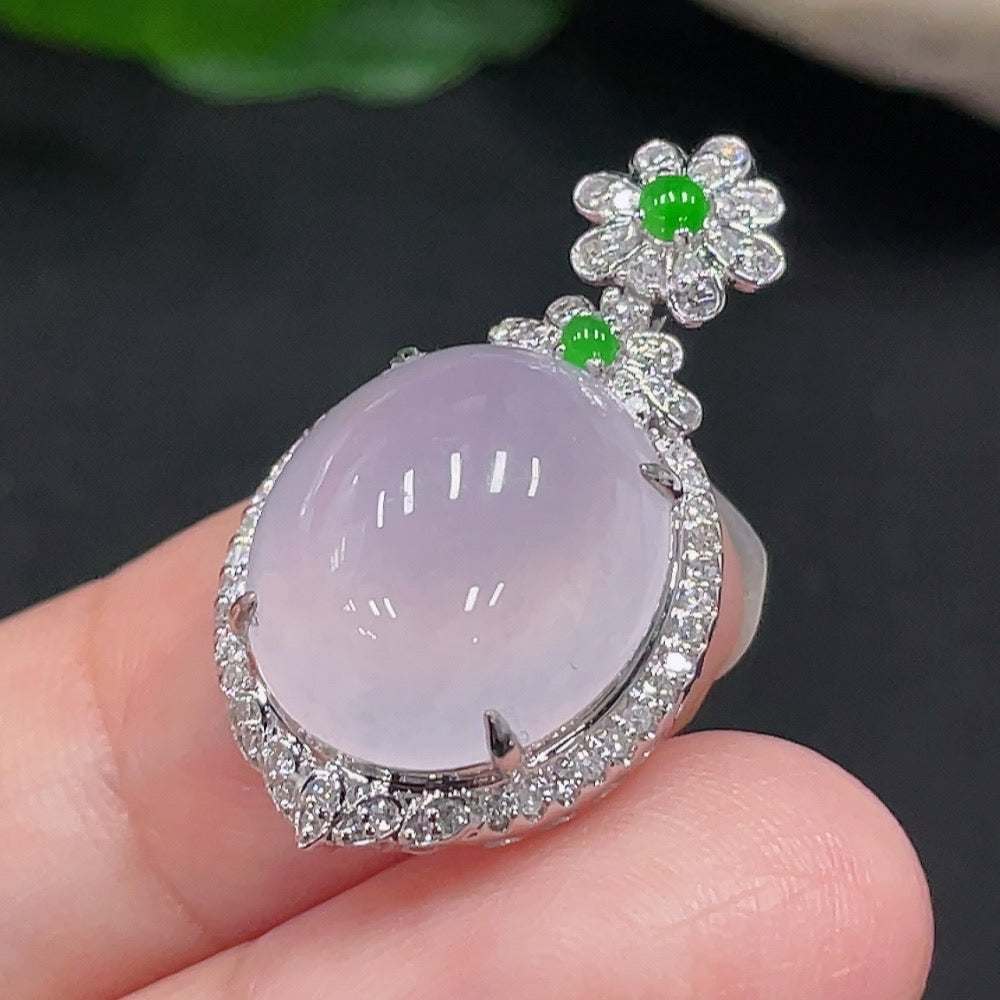 Jadeite pendant with 18K gold setting and diamond accents, weighs approximately 4.4g, elegant jewelry piece by HUILIU HQ