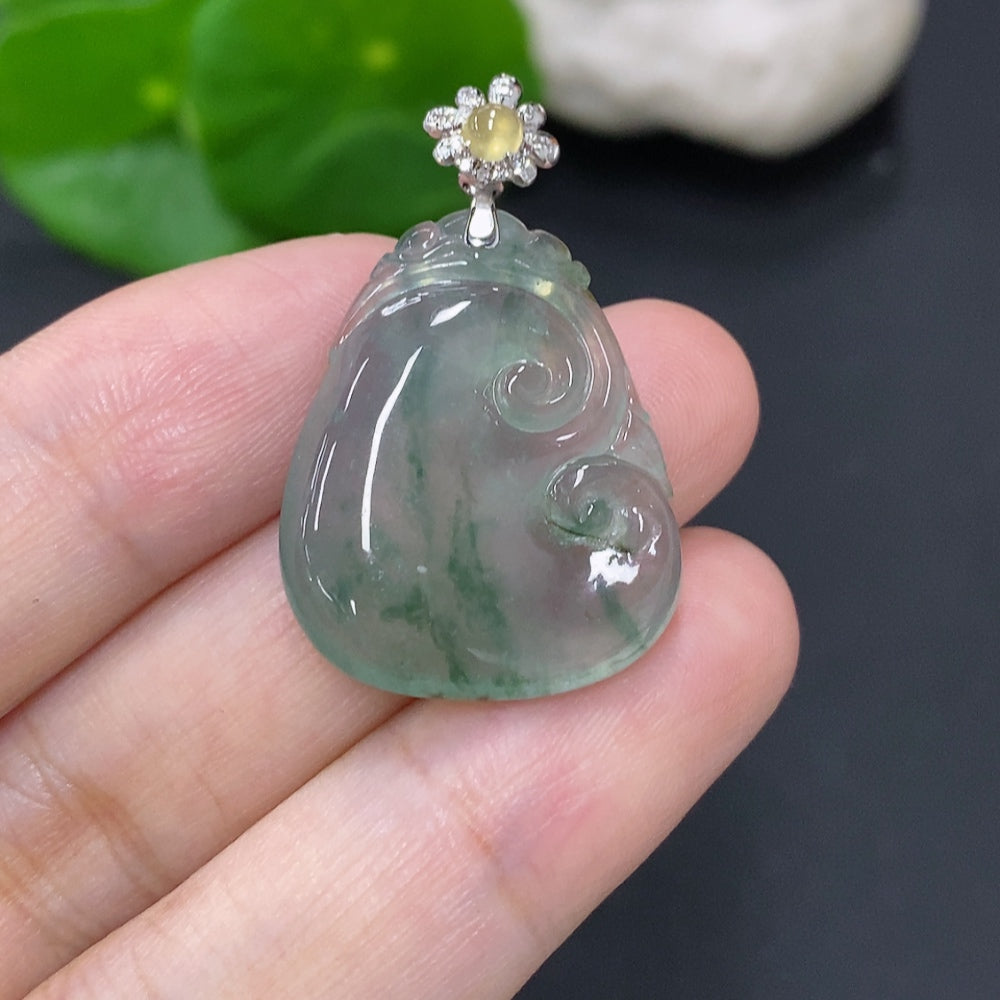 Jadeite Ruyi Pendant with 18K Gold Clasp, Total Weight Approximately 4.9g (Diamond Accented)