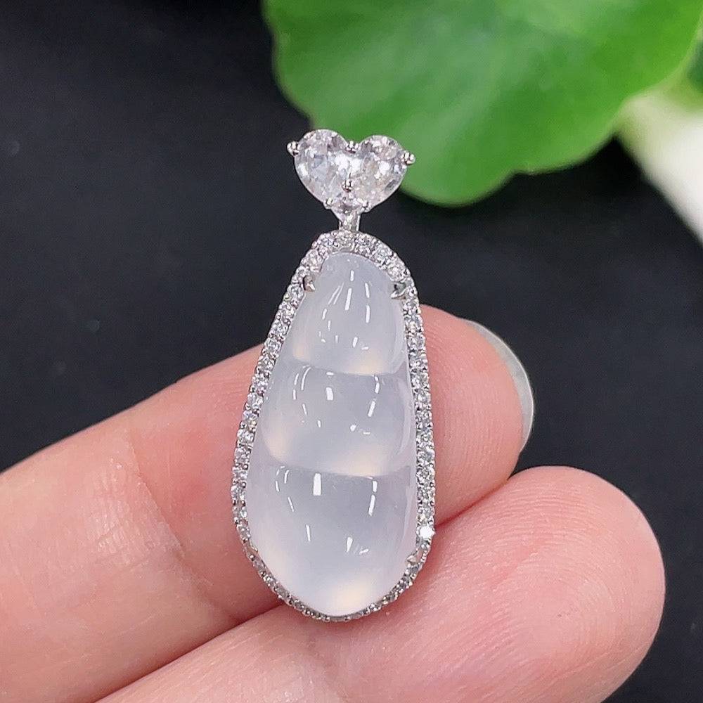 Jadeite blessed bean pendant with 18K gold setting, crafted in jade, weighing approximately 3.2g, from HUILIU HQ.