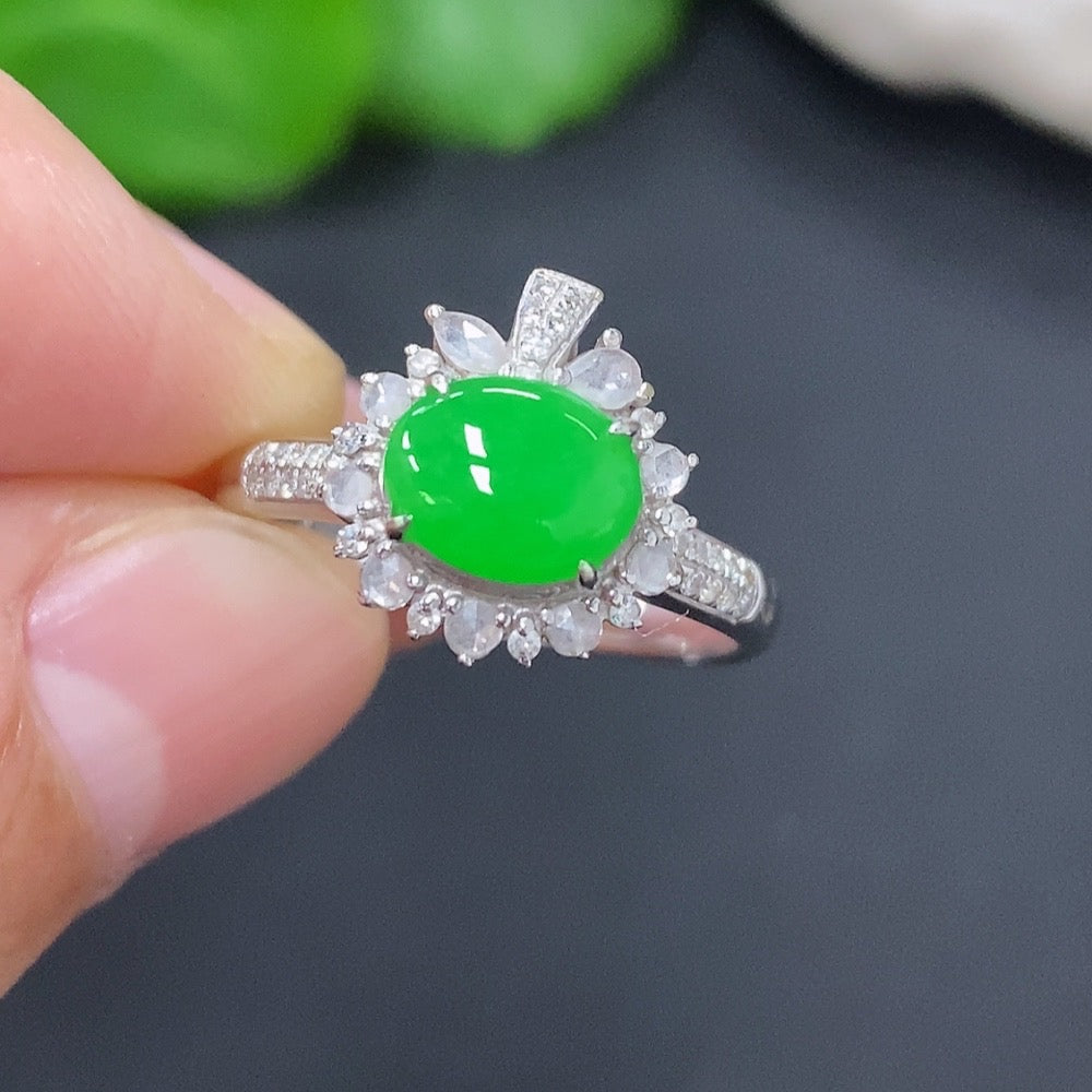 Jadeite inlaid ring 18k with diamond size 14 total weight approx. 2.4g