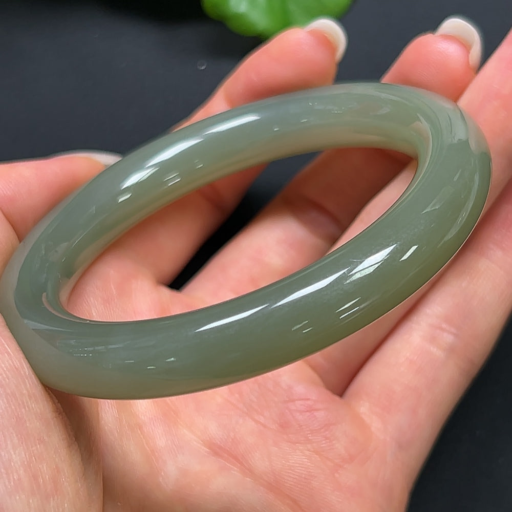Hetian Jade Round Bangle