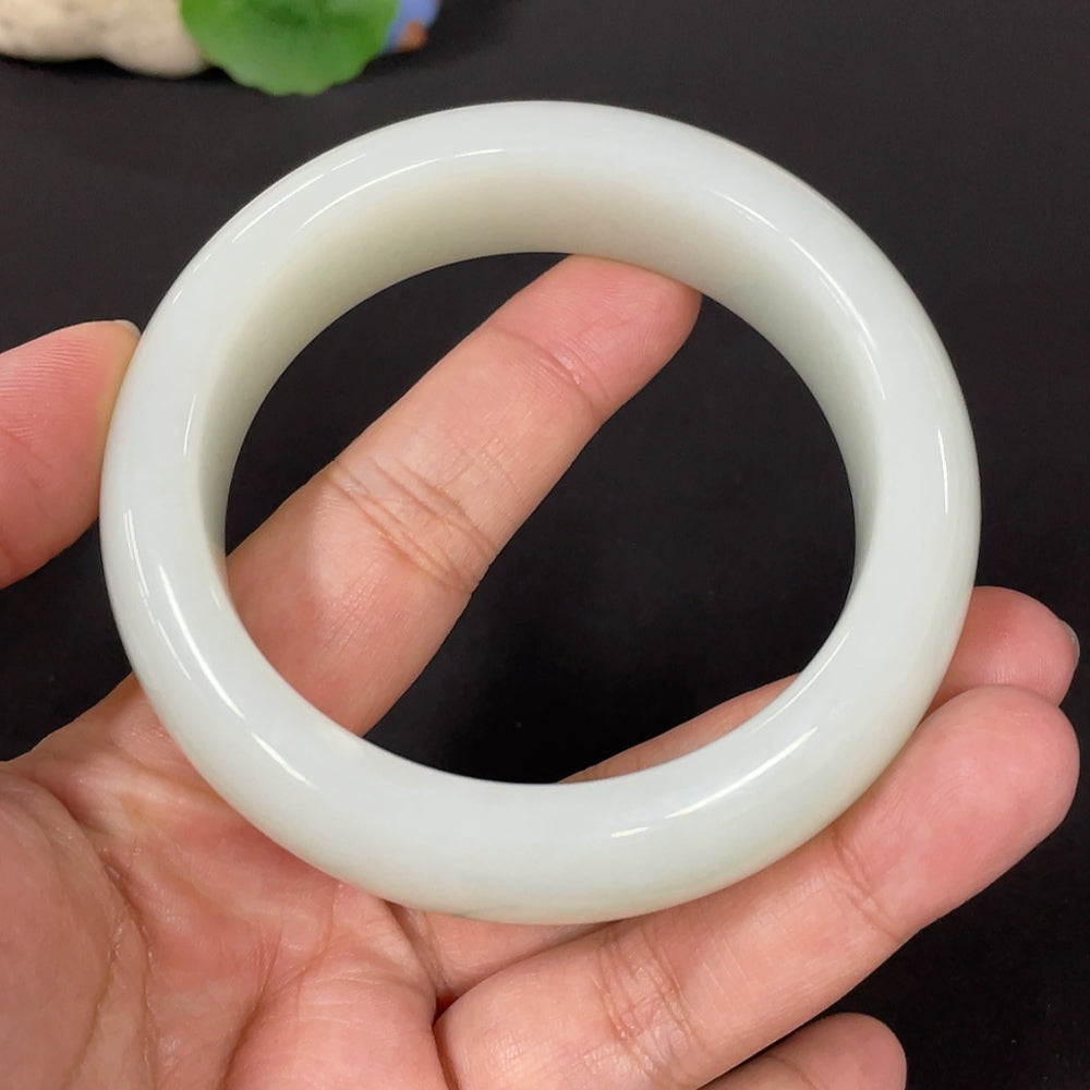 Hetian Jade Round Bracelet Size 61.1 Total Weight Approx. 109.8g