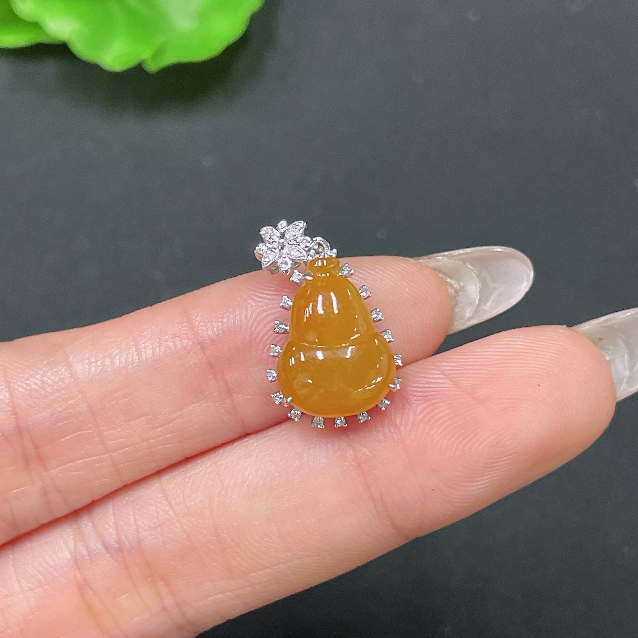 Jadeite Pendant Gourd Inlaid No Diamond . | Huiliu Certified