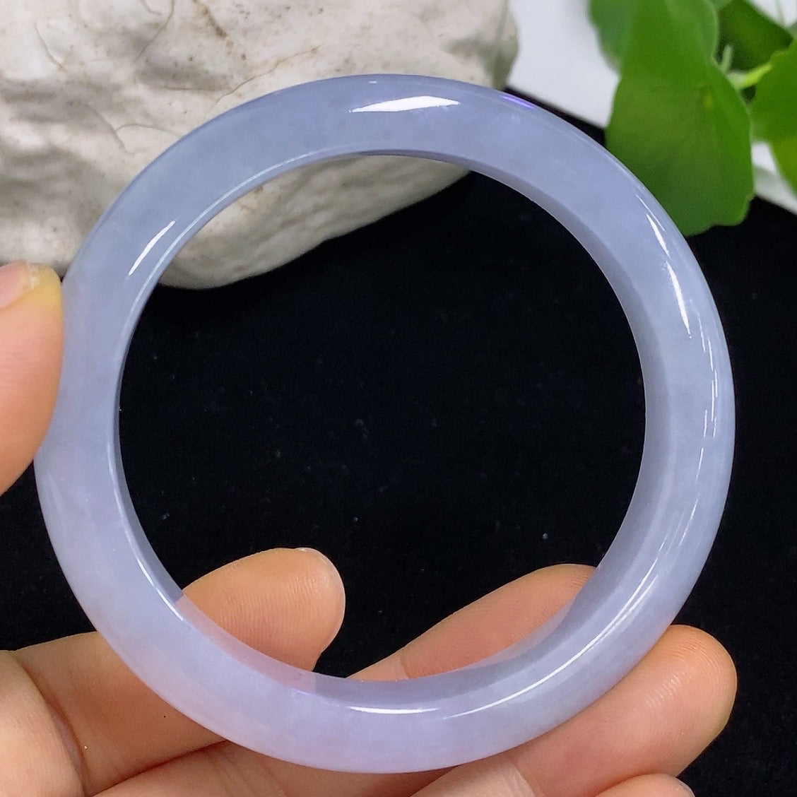 HKHQ Jadeite round bangle in size 52.4 with a weight of 41.97g, showcasing smooth, polished jadeite bracelet design.