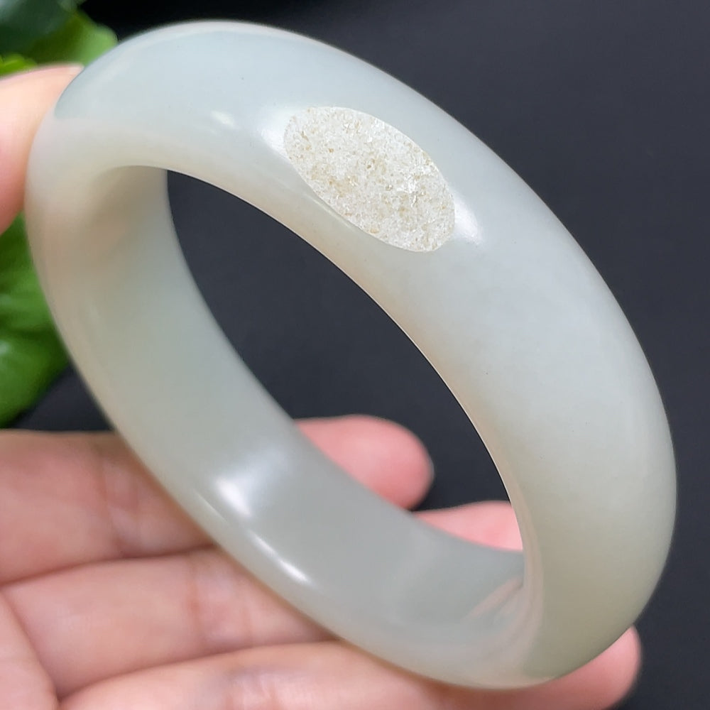 Hetian Jade Round Bracelet, Color Origin Undetermined