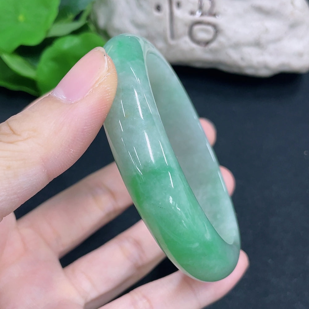Jadeite Round Bangle