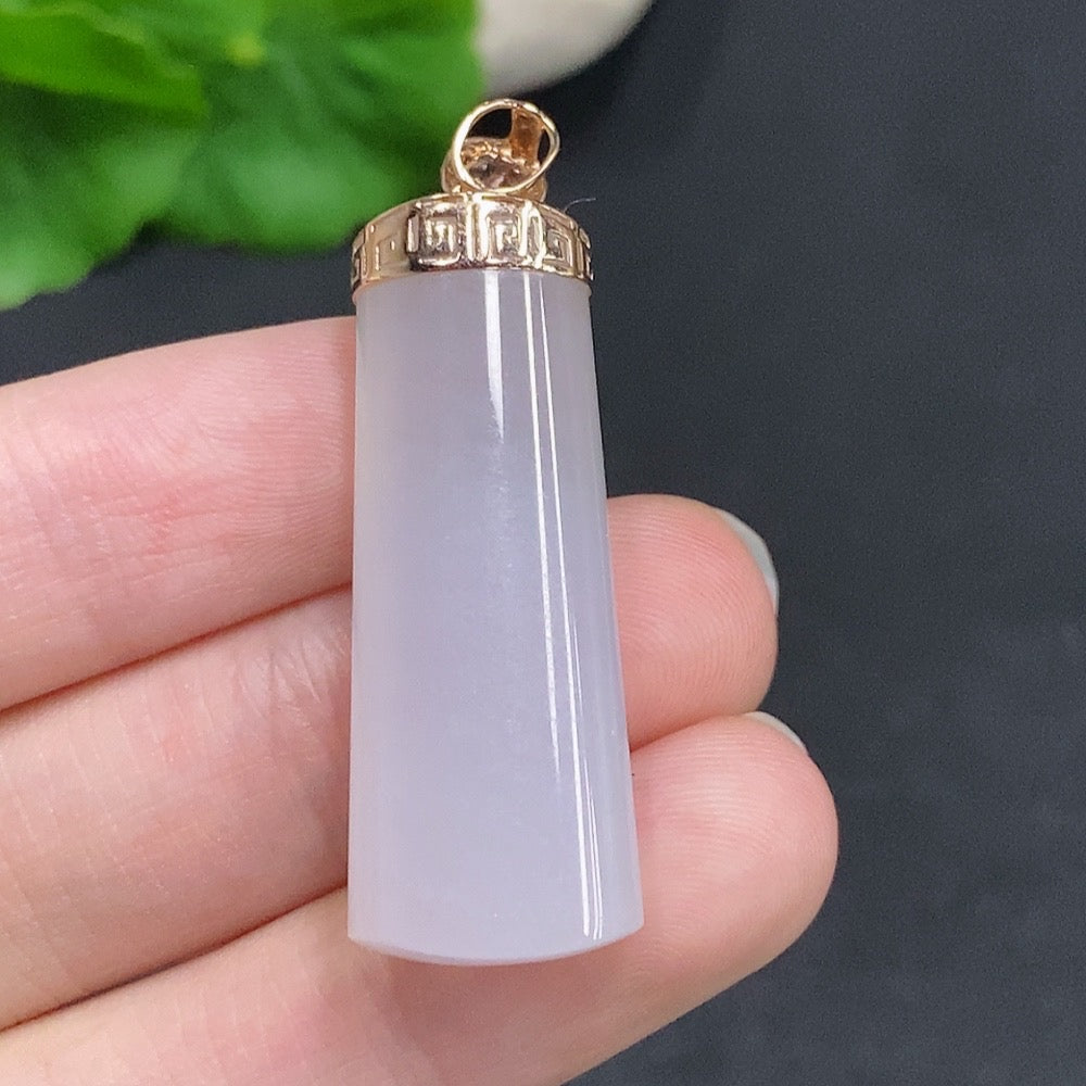 Jadeite Plain Column Pendant with 18K Gold Clasp, Total Weight Approximately 11.3g, Set with Diamonds