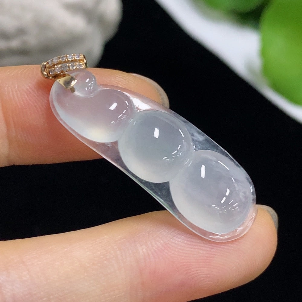 Jadeite Lucky Bean Pendant with 18K Gold and Diamond Accents, Total Weight Approximately 4.34g