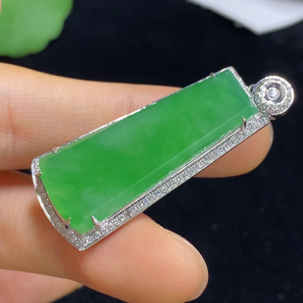 Jadeite Plain Pendant inlay pendant 18k with diamond, total weight about 10g