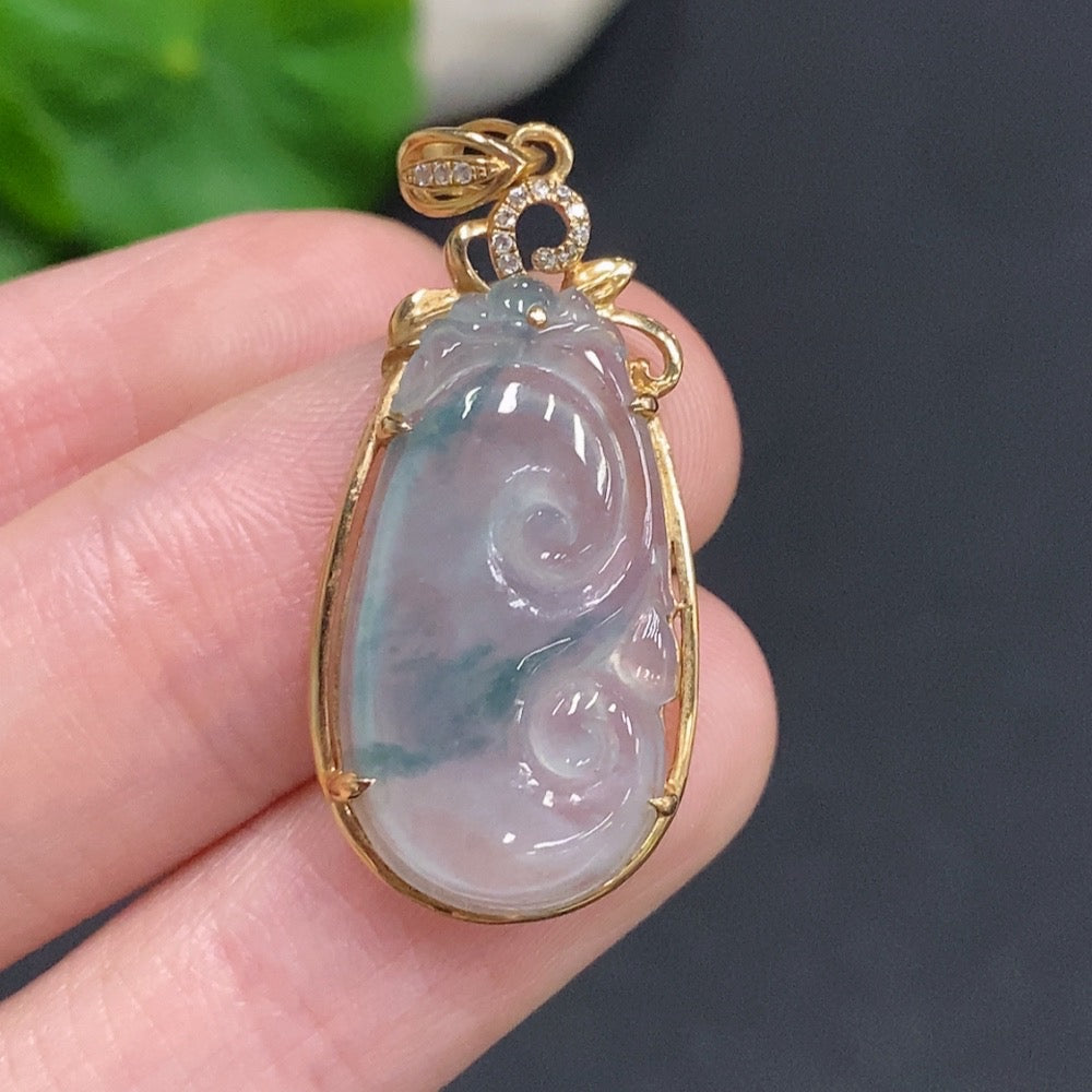 Colgante Ruyi de jadeíta oro 18k peso total aprox. 3.4g