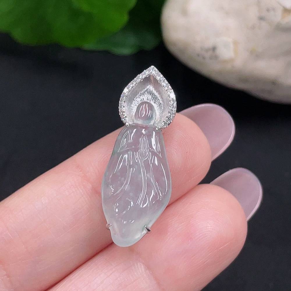Jadeite inlaid pendant with diamond accents, 18K gold, weight 2.9g, featuring natural jade and crafted by HUILIU HQ.