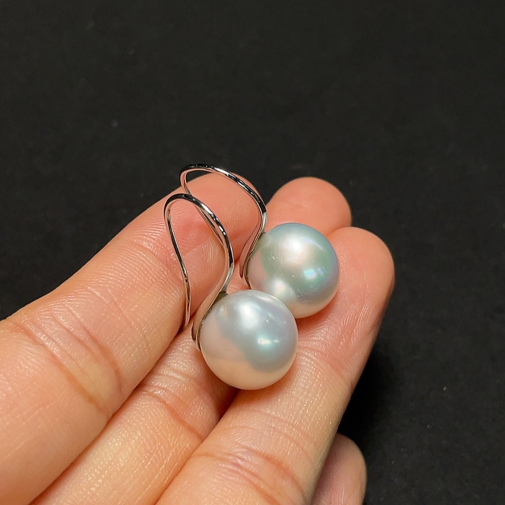 Saltwater Pearl Earrings in 95% Platinum