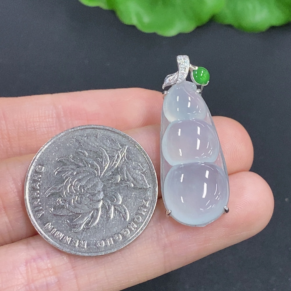 Jadeite Bean Pendant with 9K Gold Setting, Total Weight Approx. 4.1g (Non-Diamond)