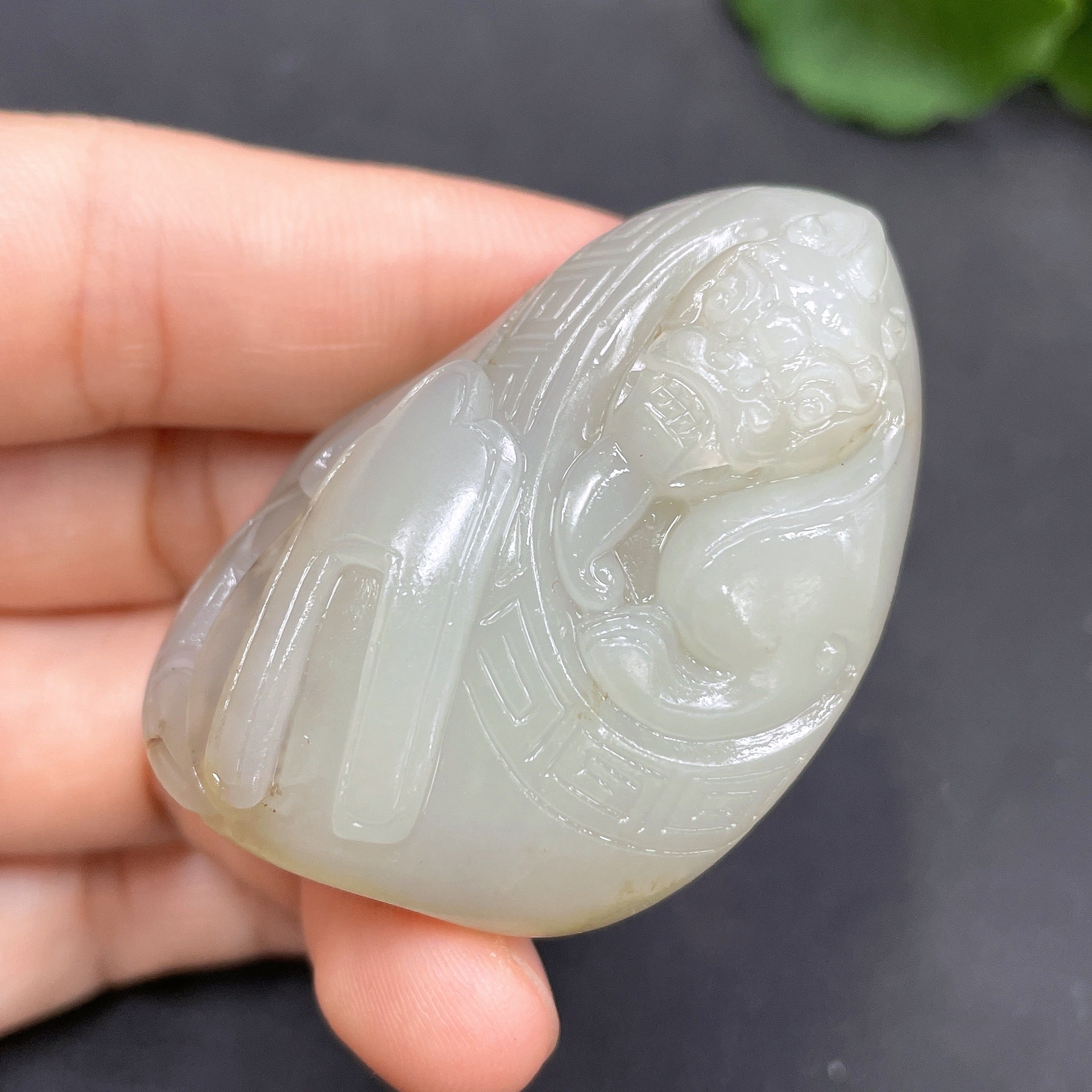Hetian Jade Pendant Auspicious Beast Undetermined Skin Color Origin Total Weight Approx. 42.5g