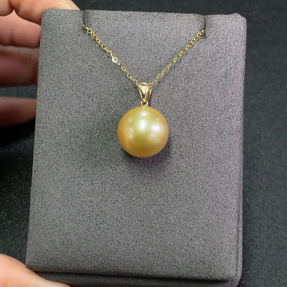Saltwater Pearl Pendant with 18K Gold Setting, Color Origin Undetermined
