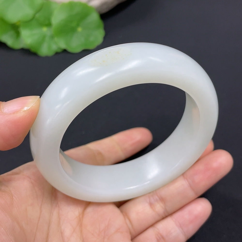 Hetian Jade Round Bracelet Size 56.3 Total Weight Approx. 88.8g Undetermined Skin Color Origin