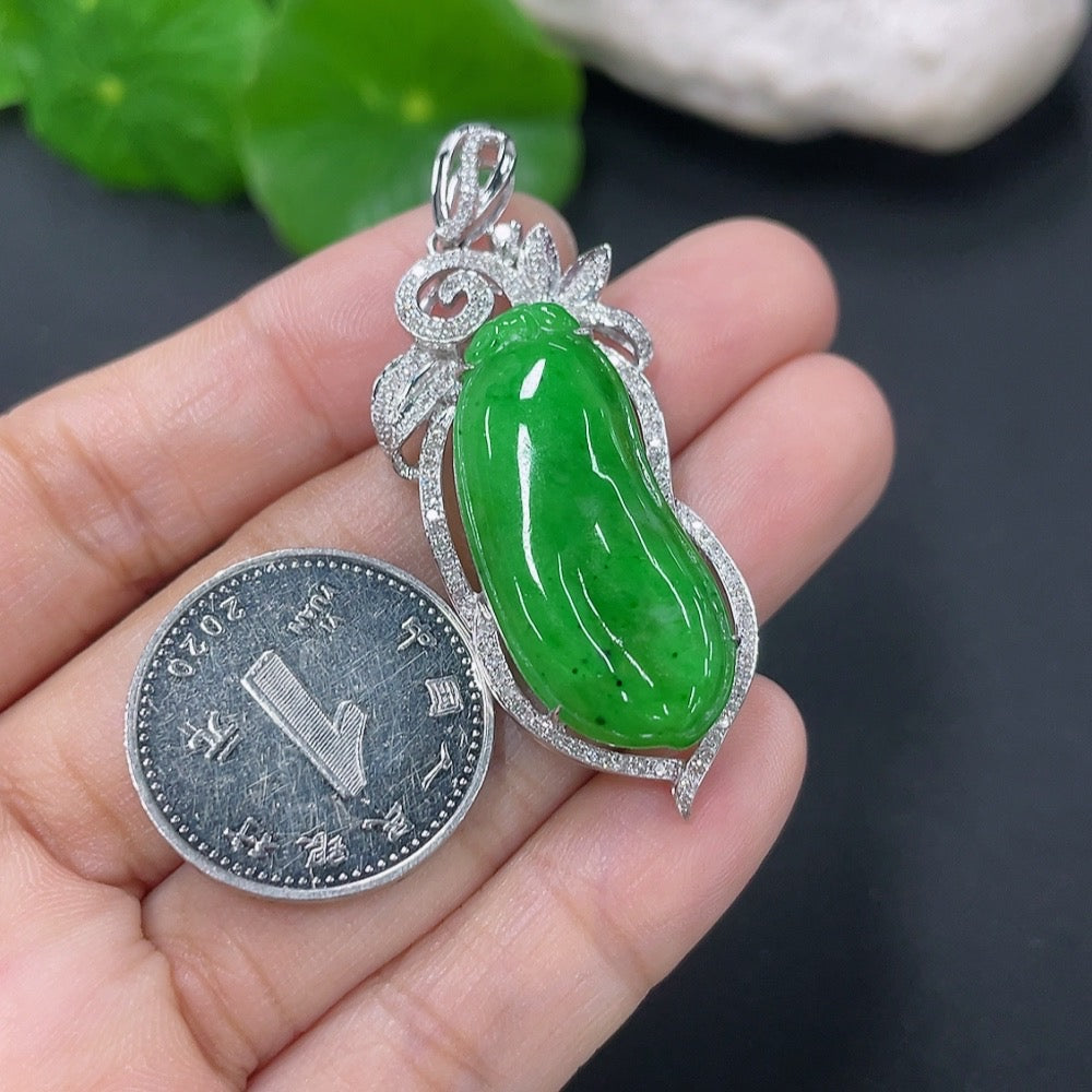 Jadeite Inlaid Blessing Melon Pendant with 18k Gold and Diamond Accents, Total Weight Approximately 8.19g, Contains Other Mineral Components