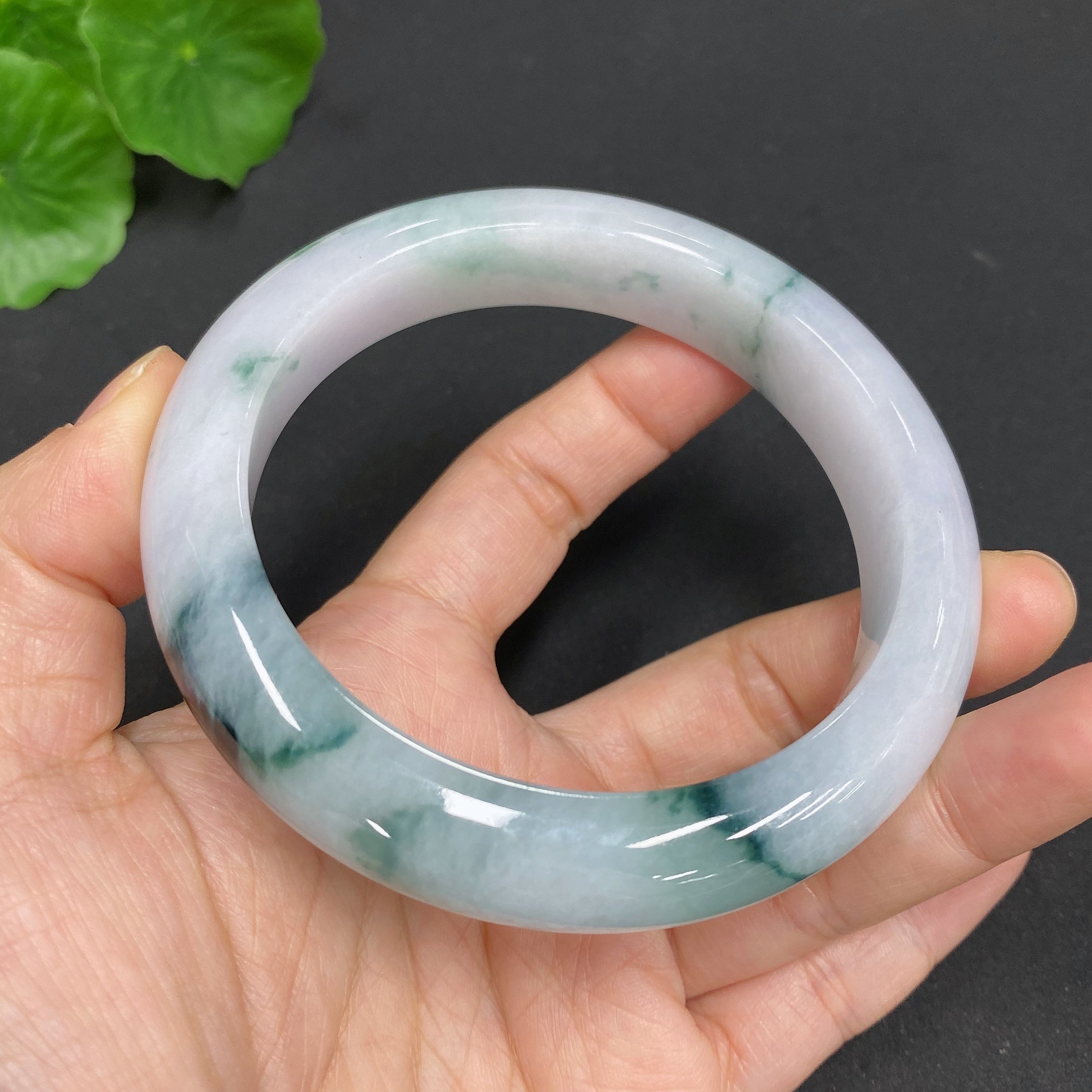 Jadeite Round Bangle Size 61.7 Total Weight 79.687g