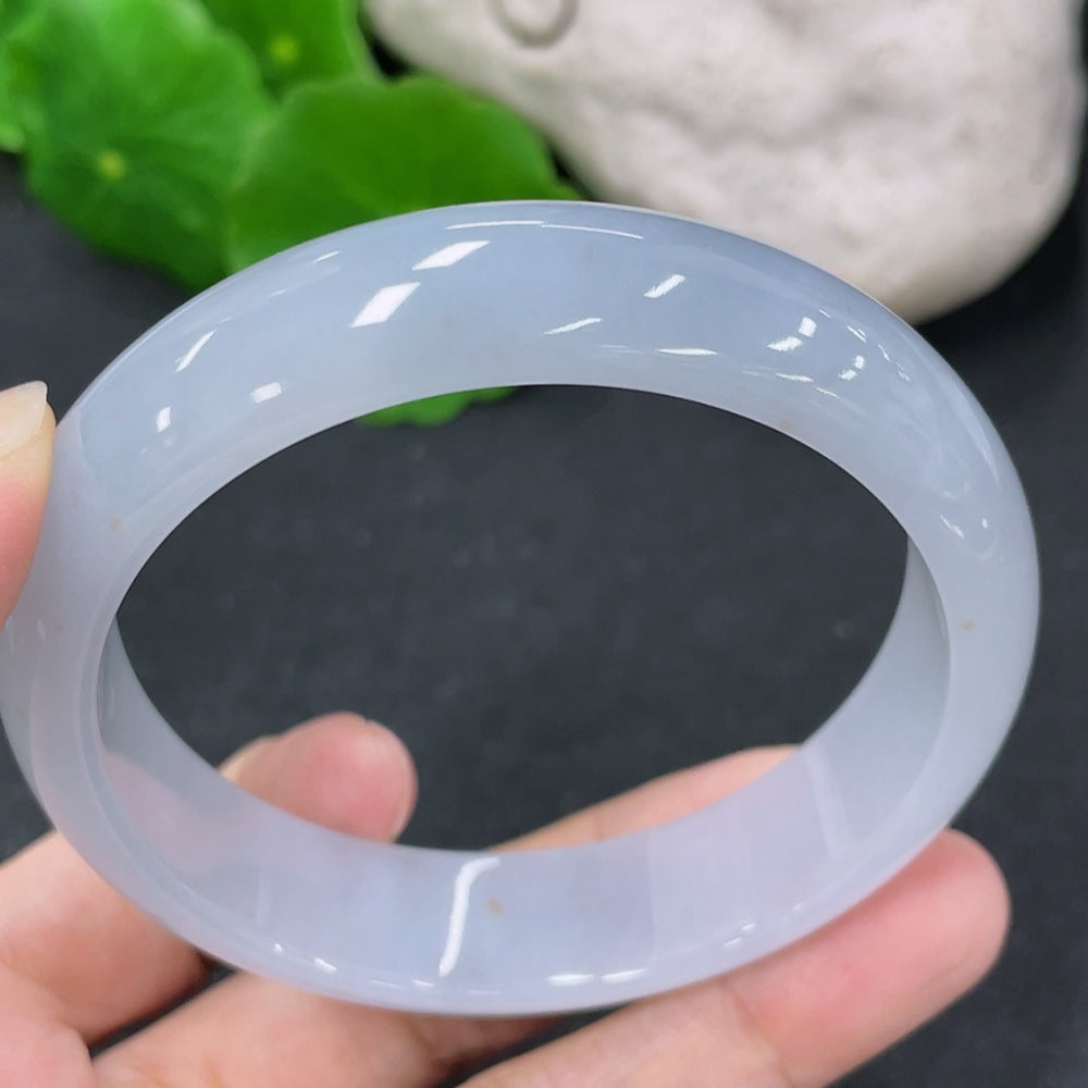 Jadeite round bracelet with 48.58g weight and size 54.2, featuring smooth green jade beads, by HKHQ.