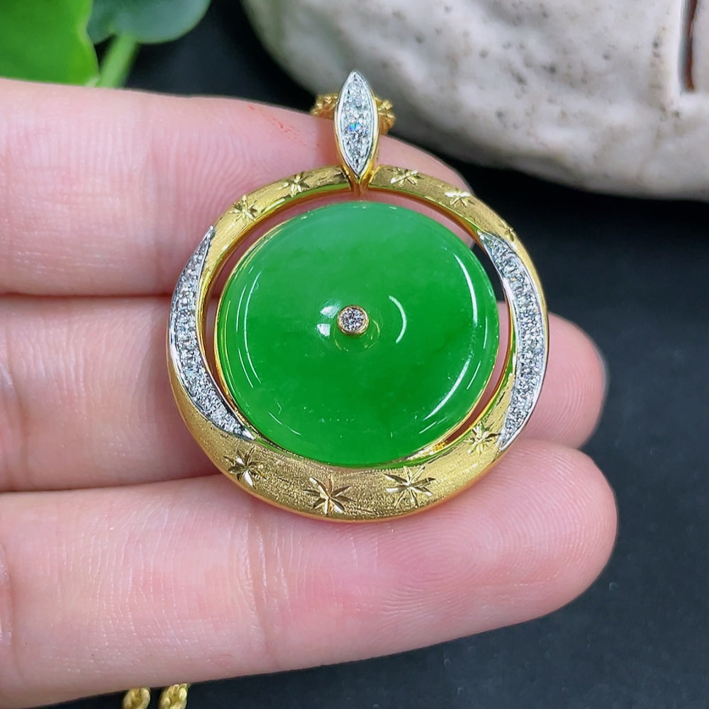 HKHQ jadeite pendant with 18k non-diamond setting, includes chain, weighs approximately 12.5g, showcasing a smooth, polished jade stone.