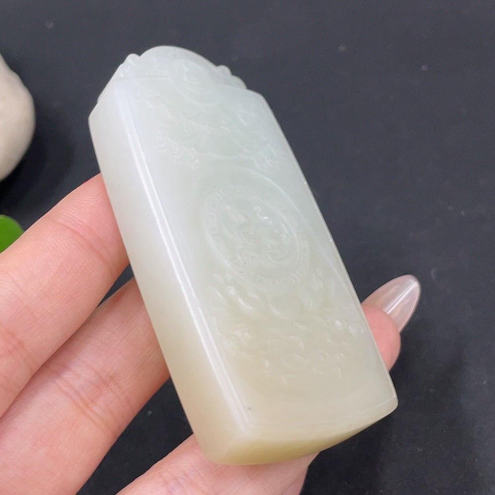 Hetian Jade Pendant Guanyin Total Weight Approx. 81.8g