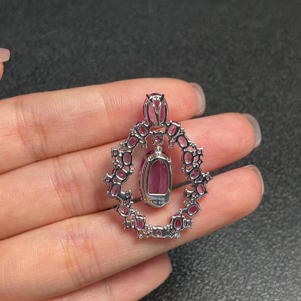 18K gold jewelry with gemstone accents, weighing approximately 6.25 grams, crafted by HUILIU HQ with intricate gemstone details.