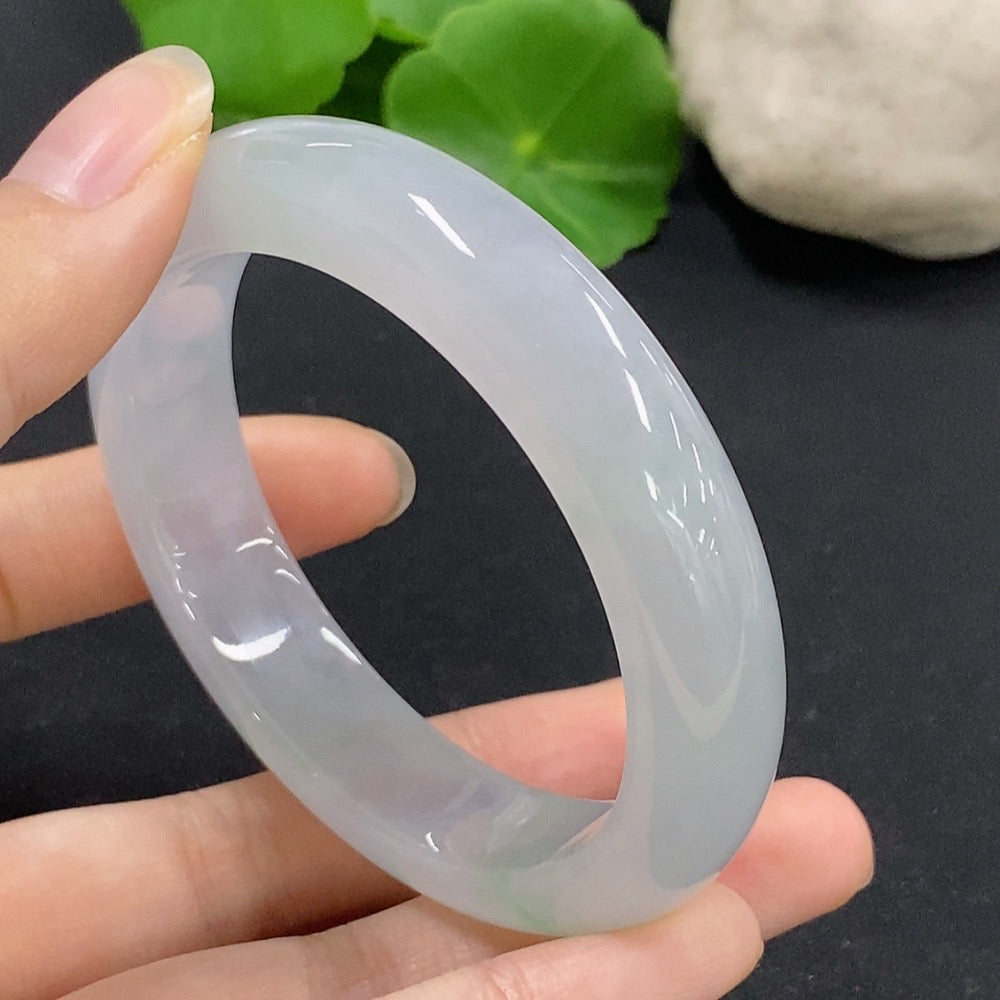 HKHQ jadeite round bangle in size 54.5 with a polished finish, weighing 58.84g, displayed on a neutral background.