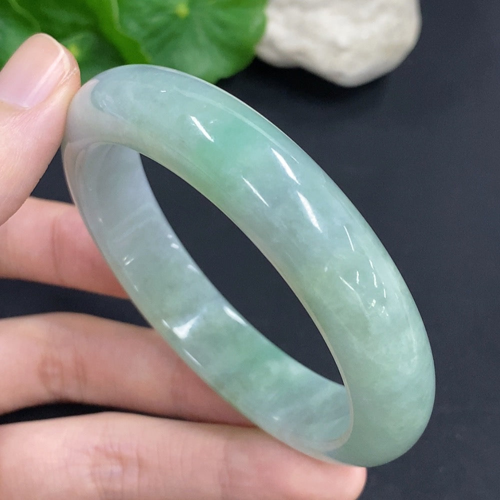 Jadeite Round Bangle