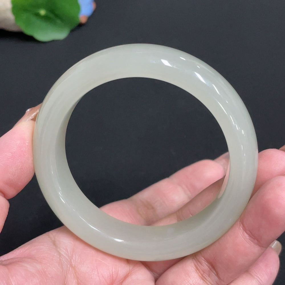 Hetian Jade Round Bracelet Size 58.2 Total Weight Approx. 75g
