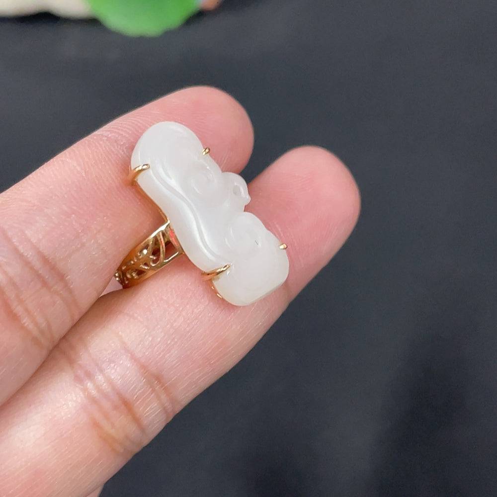 Huiliu Hetian jade inlaid ring featuring a Ruyi design, crafted from high-quality jade with intricate inlay details.