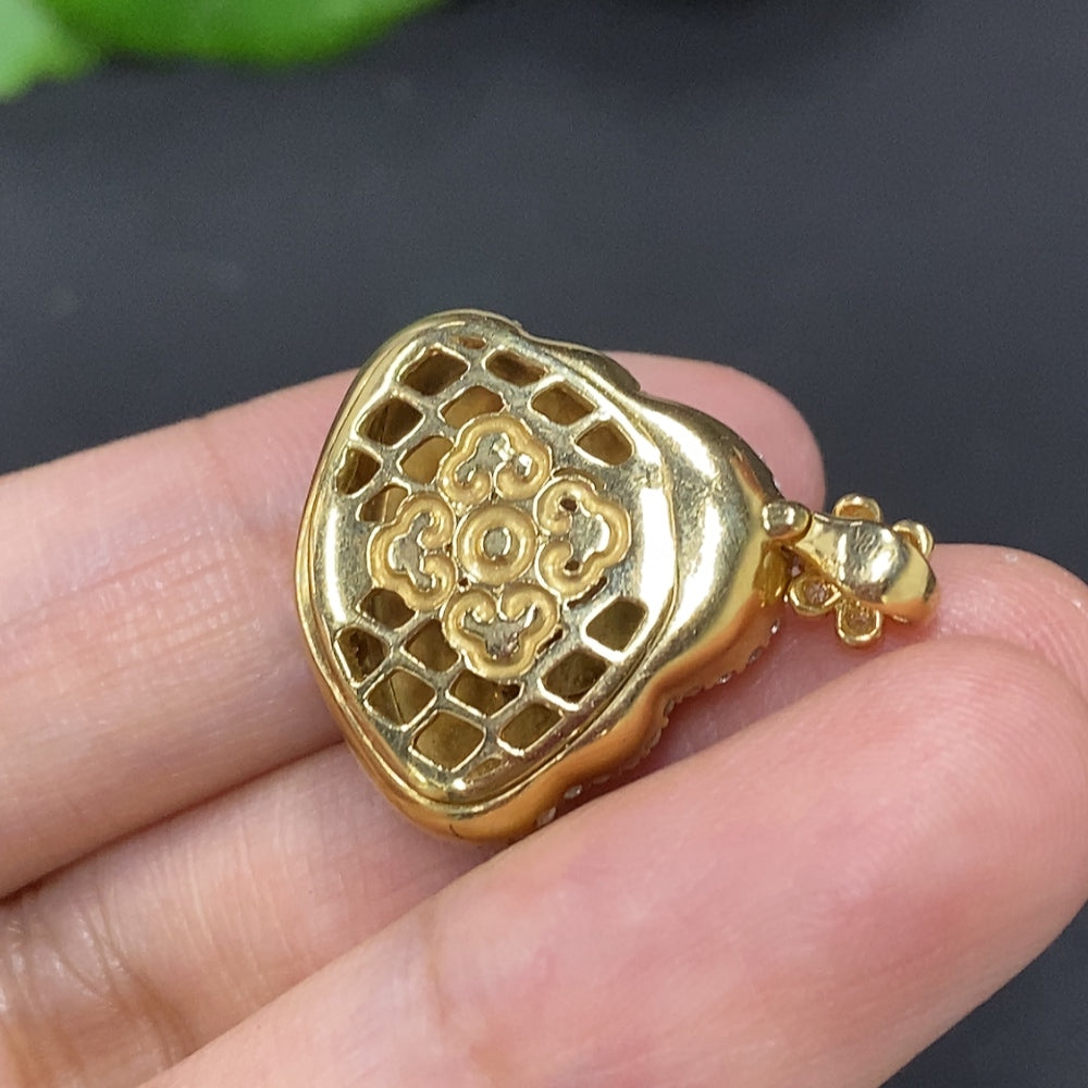 Jadeite Buddha inlay pendant 18K gold (with diamond inlays) (Color origin undetermined) (Base precious metal affects product color)