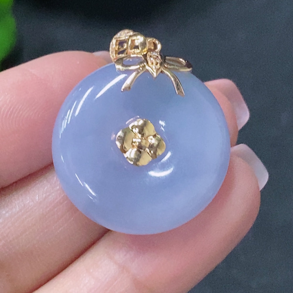 JadeitePendant Peace Knot 18K Total Weight Approx. 9.64g