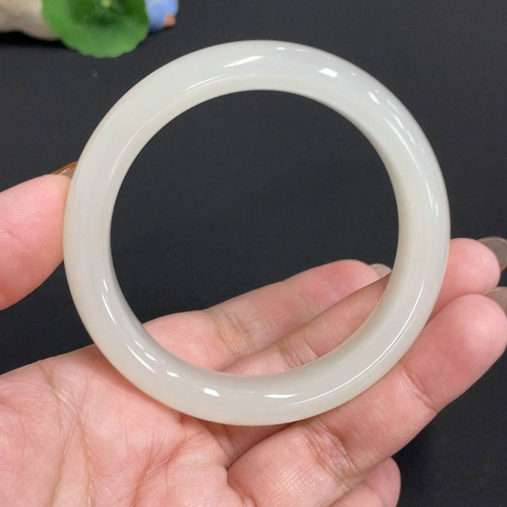 Hetian Jade round bracelet by HUILIU HQ, size 58, weighing approximately 54.3g, showcasing smooth, polished jade beads.