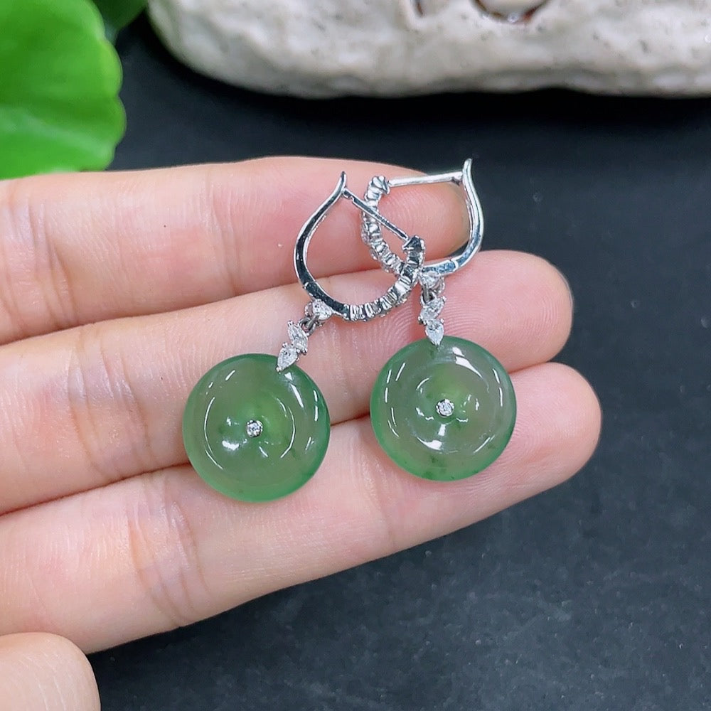 HKHQ Jadeite Peace Knot earrings in 18k gold with inlaid design, weighing approximately 5.14g, showcasing intricate craftsmanship.