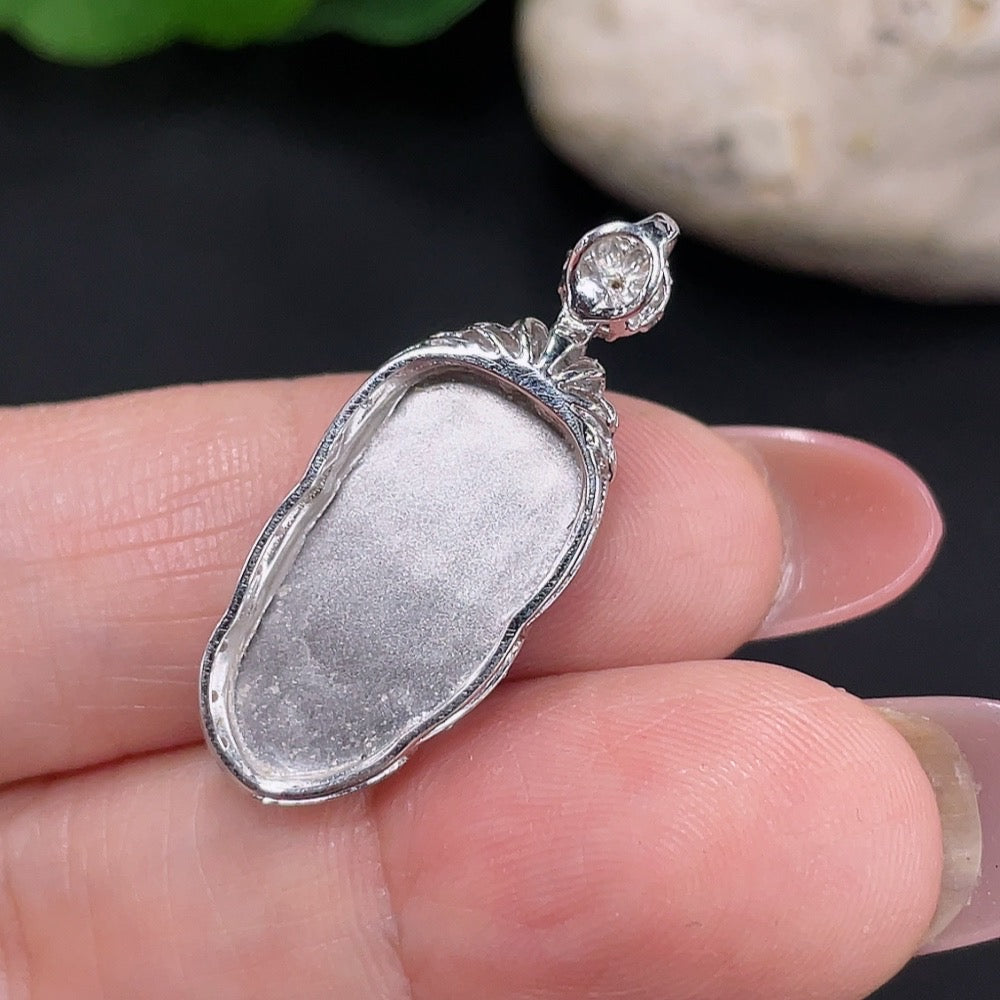 Jadeite Leaf Inlaid Pendant 18K Gold Total Weight Approx. 2.4g (With Diamond Accents)