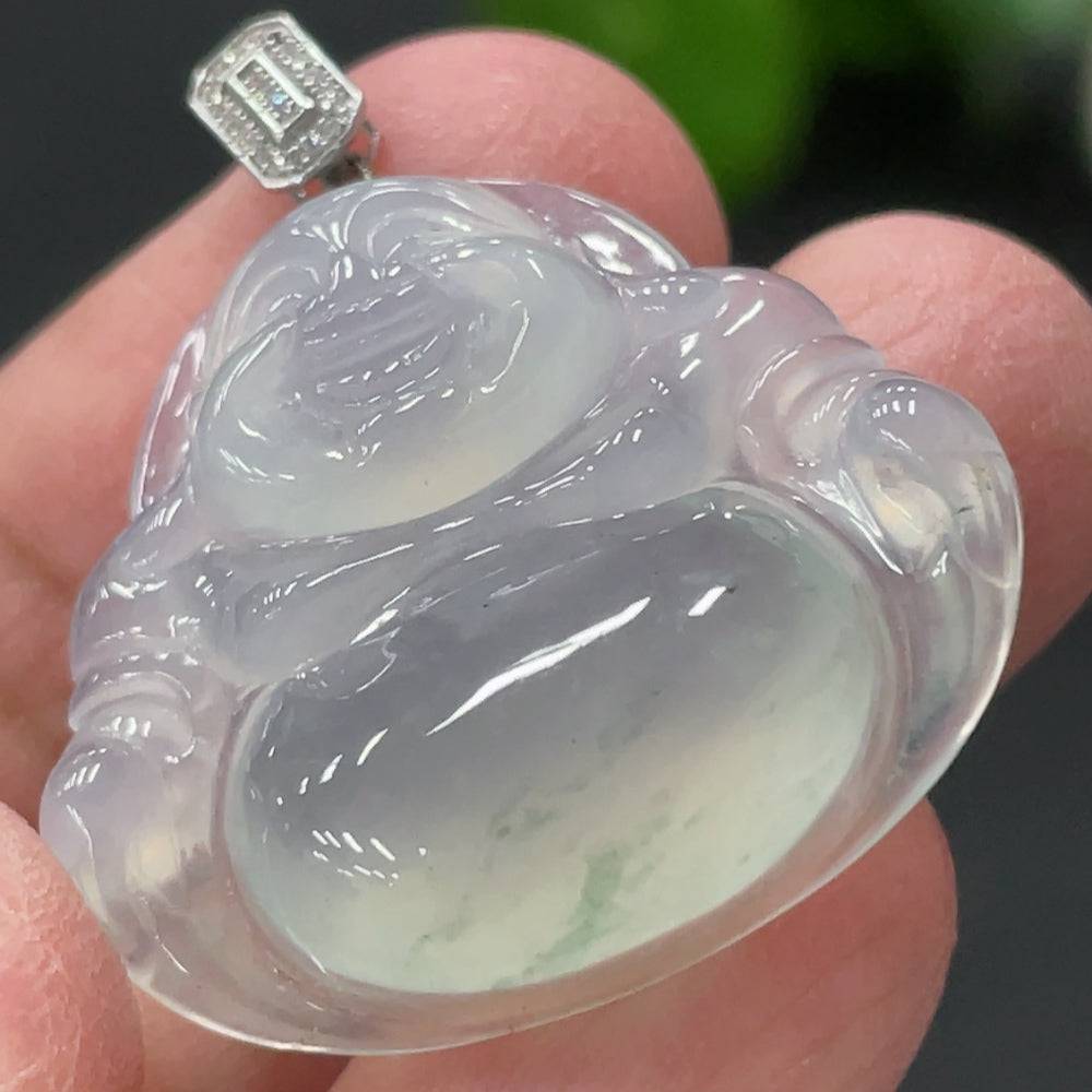 Jadeite Buddha pendant with 18K gold clasp and diamond accents, weighs approx. 5.47g, from HUILIU HQ.