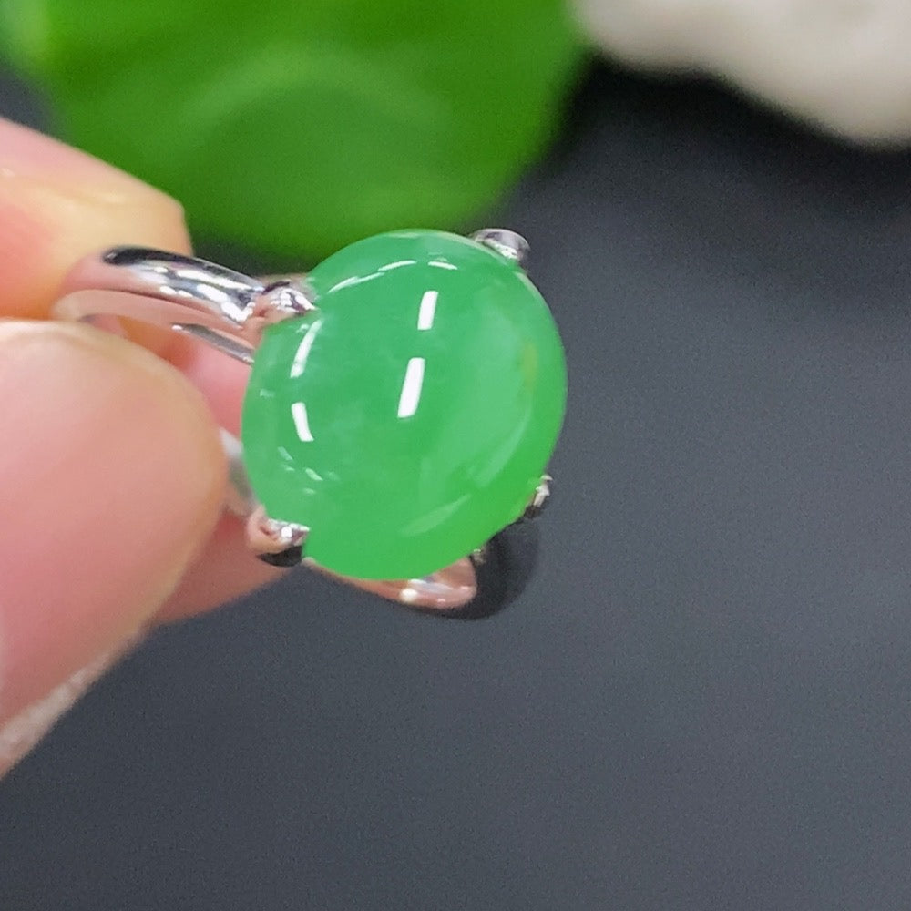 Jadeite Cabochon Ring 18k Gold