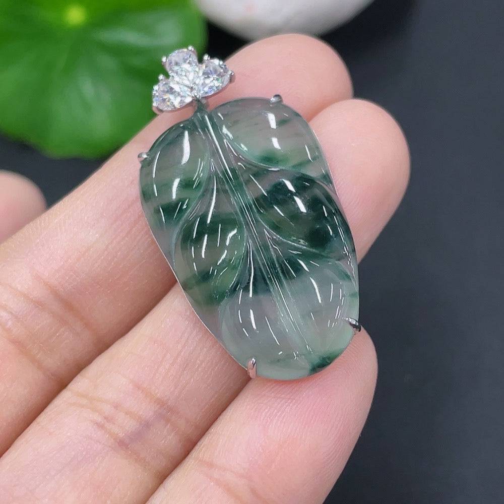 Jadeite leaf pendant by HUILIU HQ with 18k non-diamond inlay, showcasing detailed jade leaf design and craftsmanship.